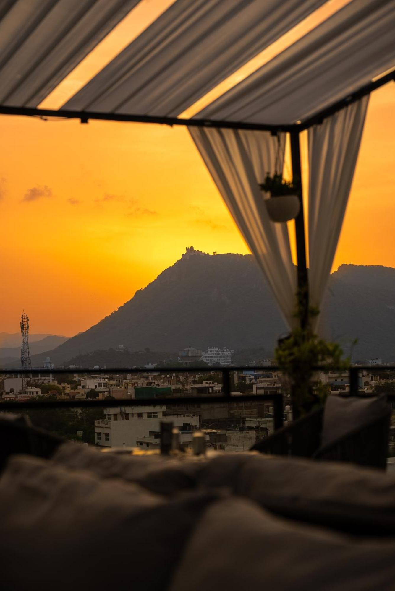 Dheergarh Palace Udaipur Bagian luar foto